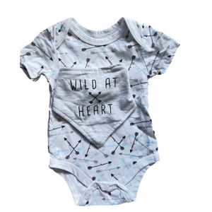 NWT Rene Rofe Baby 2 Piece Body Suit and Bib Set size 6-9 months Blue White